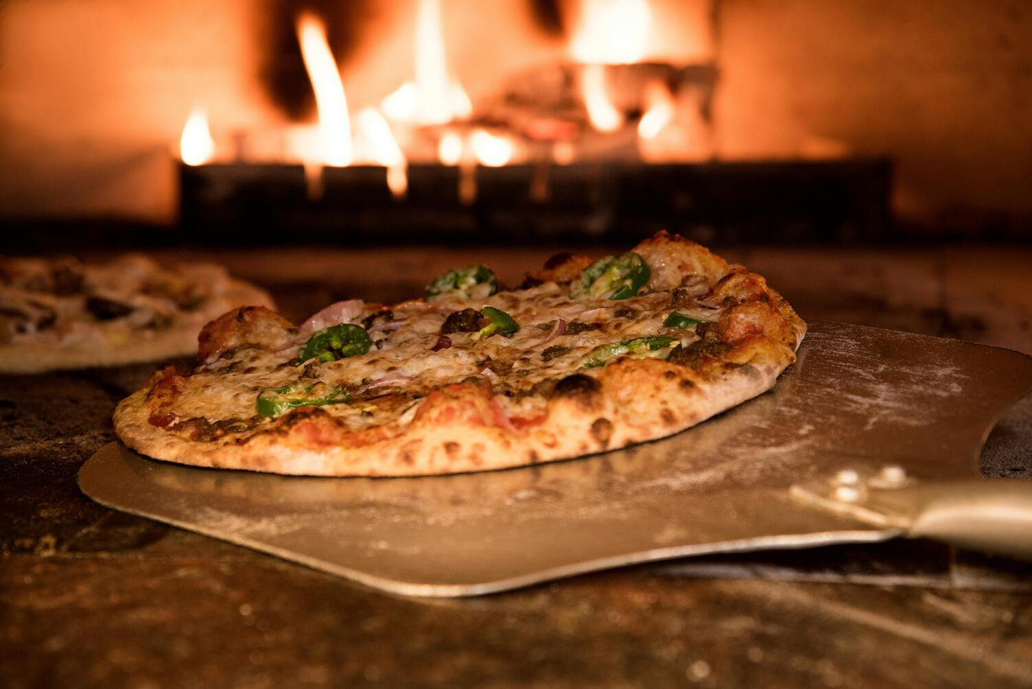 Hanya Membutuhkan Waktu Sebentar, Begini Cara Bakar Pizza Oven