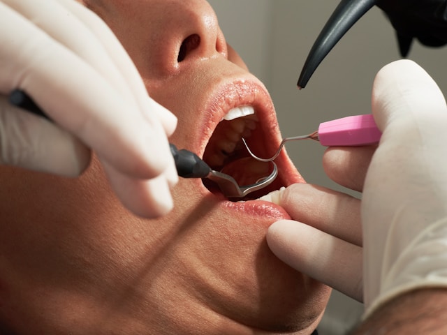 Ilustrasi dental clinic jakarta